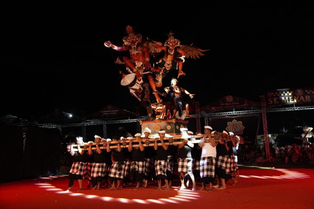 cara melaksanakan ritual mabuwu-buwu