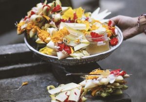 makna buda cemeng menail, siapa yang dipuja dan banten apa yang digunakan