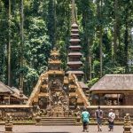 Mengenal Pura Bukit Sari: Pesona Spiritual di Jantung Hutan Pala Sangeh