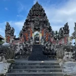 Mengenal Pura Pusering Jagat di Gianyar, Telaga Maya Sering Menjadi Sorotan Publik