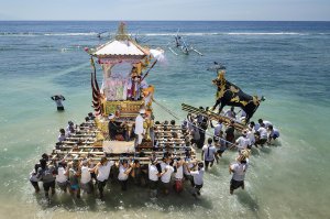 Esensi Ngaben: Ida Bhagawan Agra Sagening Ingatkan Ketepatan Sastra Lebih Utama daripada Kemegahan